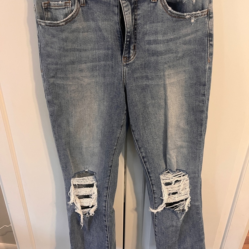 Stylish Distressed Light Blue Ankle Jeans